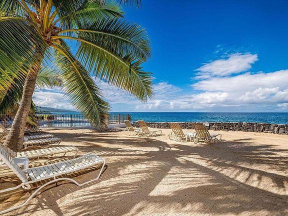 Casa De Emdeko ocean front beach.