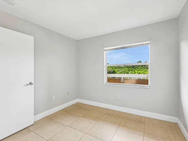 The Oaks Condominium — Photo 77