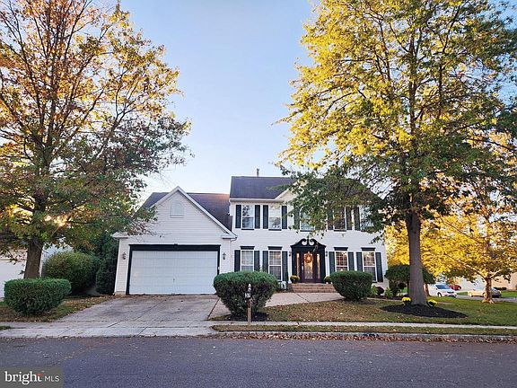 3rd image of 37 Equestrian Dr