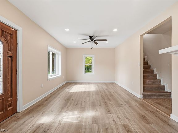 5th image of 2757 Burns Rd