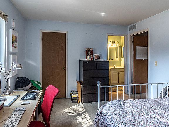 3rd image of 275 Briarcrest Dr Unit 183