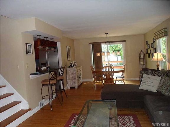4th image of 416 Roycroft Blvd