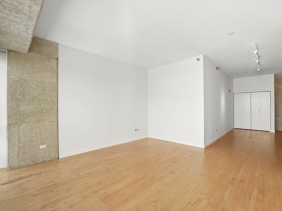 3rd image of 1845 S Michigan Ave Unit 2002