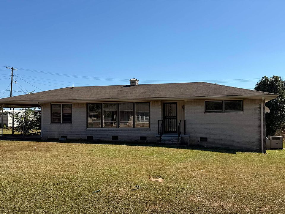 1st image of 902 Tyler Ave