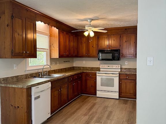 3rd image of 6270 Fieldshire Ct