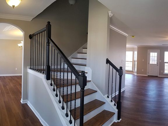 2nd image of 721 Hidden Glen Ln