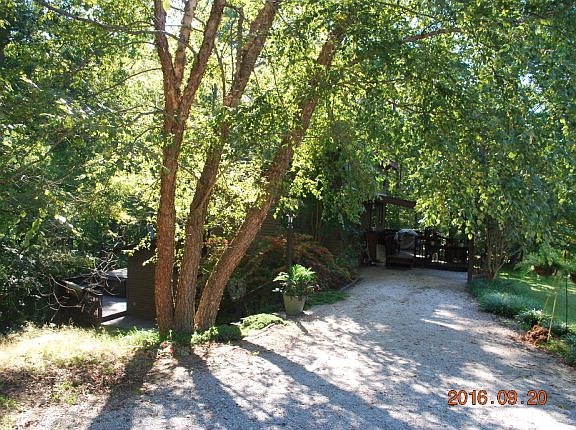 4th image of 446 Hidden Springs Dr
