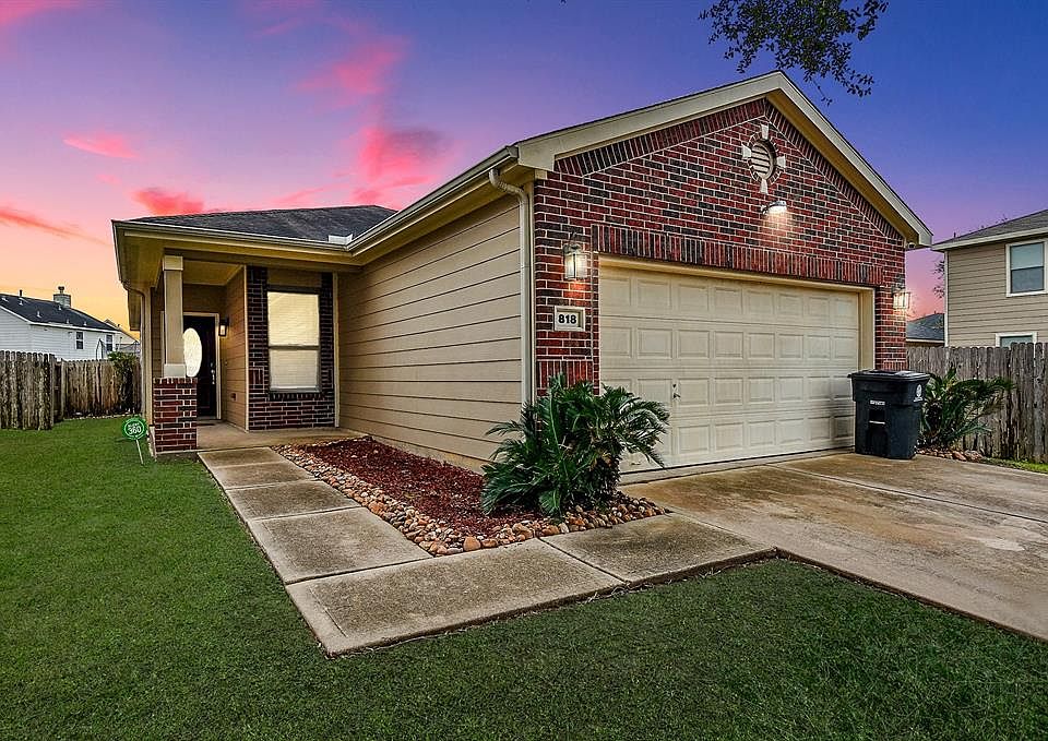 1st image of 818 Staffordale Manor Lane
