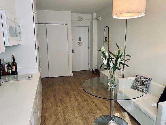 3rd image of 166 W 75th St APT 501