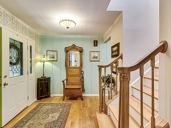 4th image of 85 W King Arthur Ct
