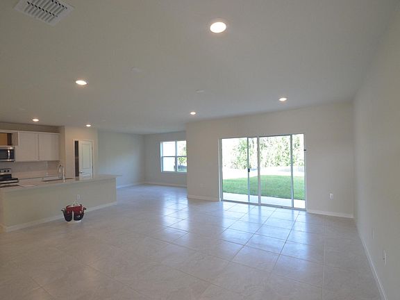 3rd image of 1495 Woodson Ct