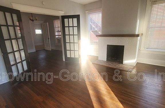 2nd image of 2220A Ashwood Ave