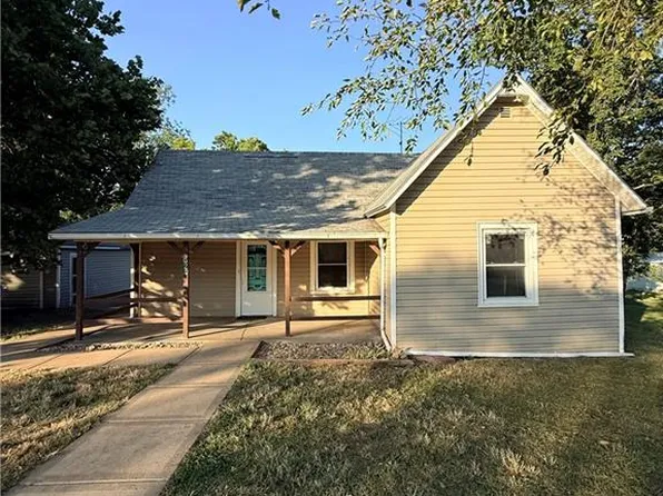 324 Main St, Nortonville, KS 66060