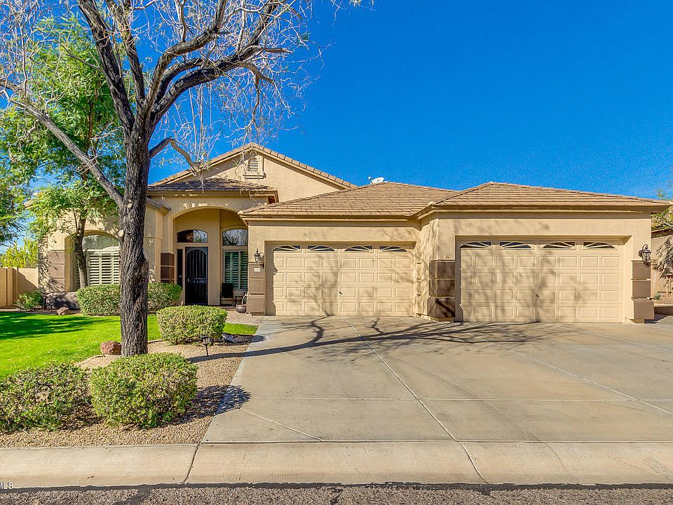 1st image of 1422 N Warren Cir