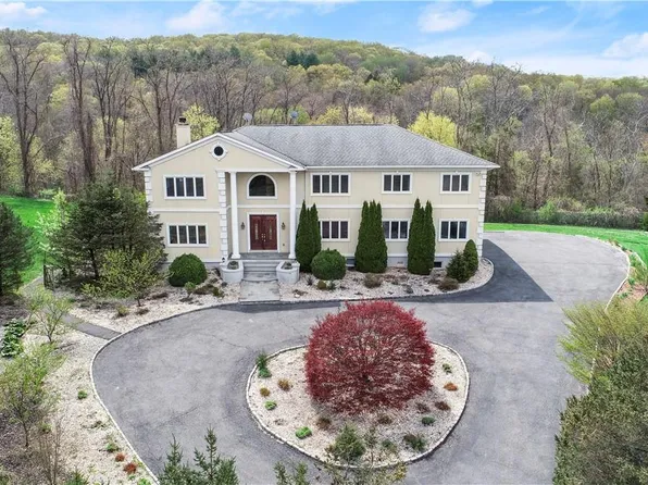 6 Di Pietro Lane, Pawling, NY 12564