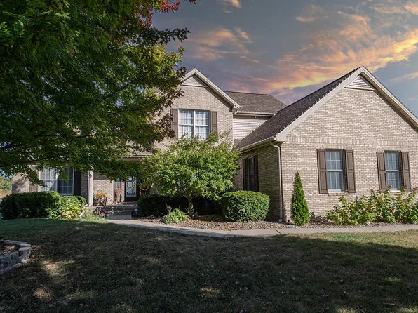 6 Knollbrook Ct, Bloomington, IL 61705