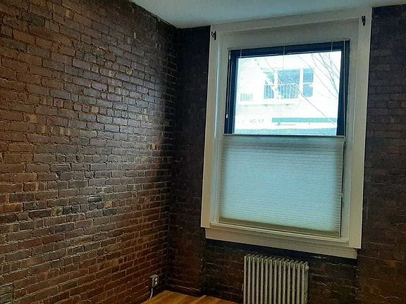 4th image of 52 Macdougal St APT 1a