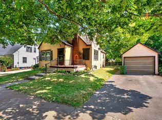 1215 W 6th St, Waterloo, IA 50702