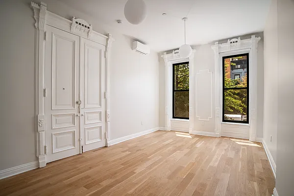 Living room, photo 1