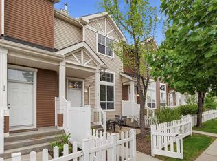 77 NW Elgin Gdns SE, Calgary, AB T2Z4T4