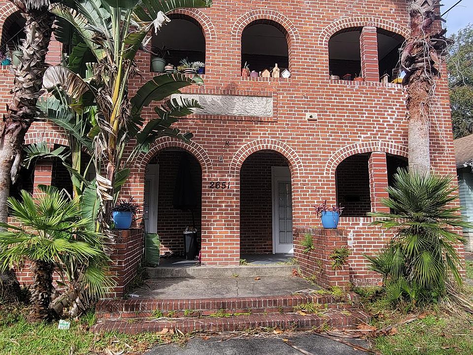1st image of 2655 College St