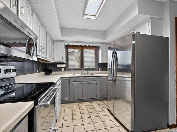 5th image of 313 Greenwood Trl