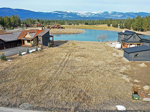 3rd image of 162 Glacier Peaks Rd