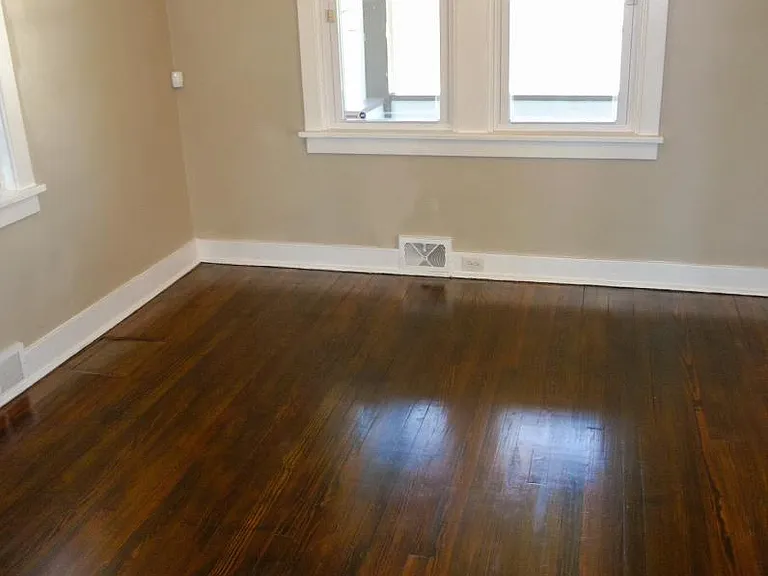 2833 Midland St — Photo 6