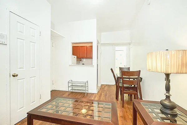 Rented by Compass | media 28