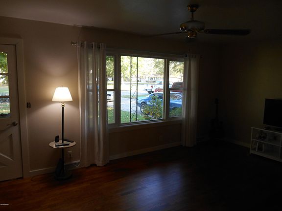 3rd image of 806 Mayfield Ave