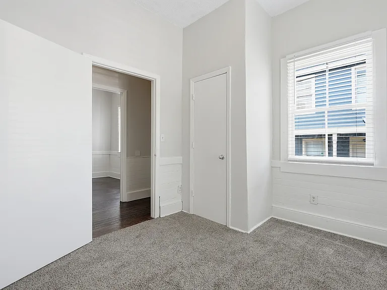 520 E Hall Ln — Photo 15