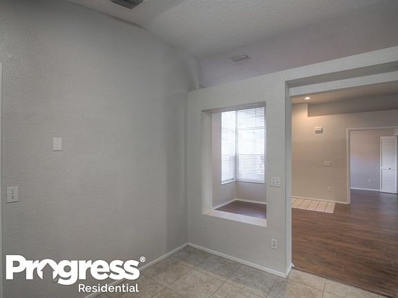 5th image of 1098 Manigan Ave