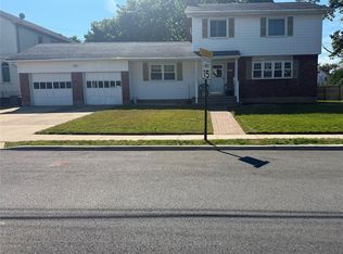 383 Clinton Ave, Cedarhurst, NY