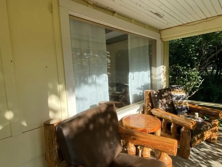 1429 Kettle Park Rd — Photo 2