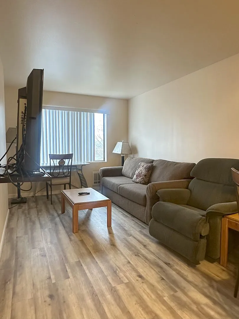 First Hill Apartments — Photo 1