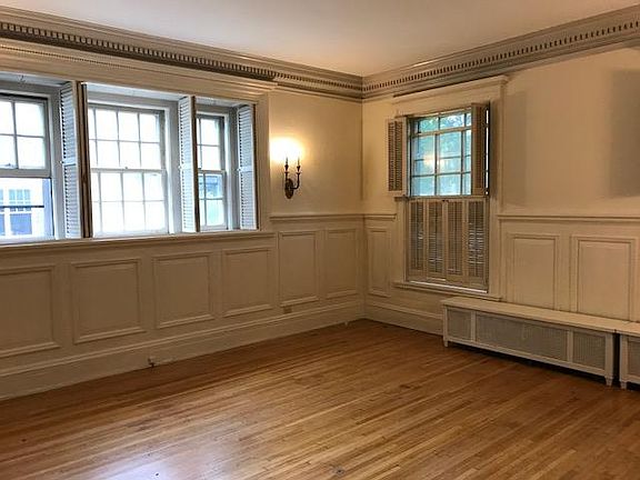 2nd image of 2112 Pillsbury Ave S APT A