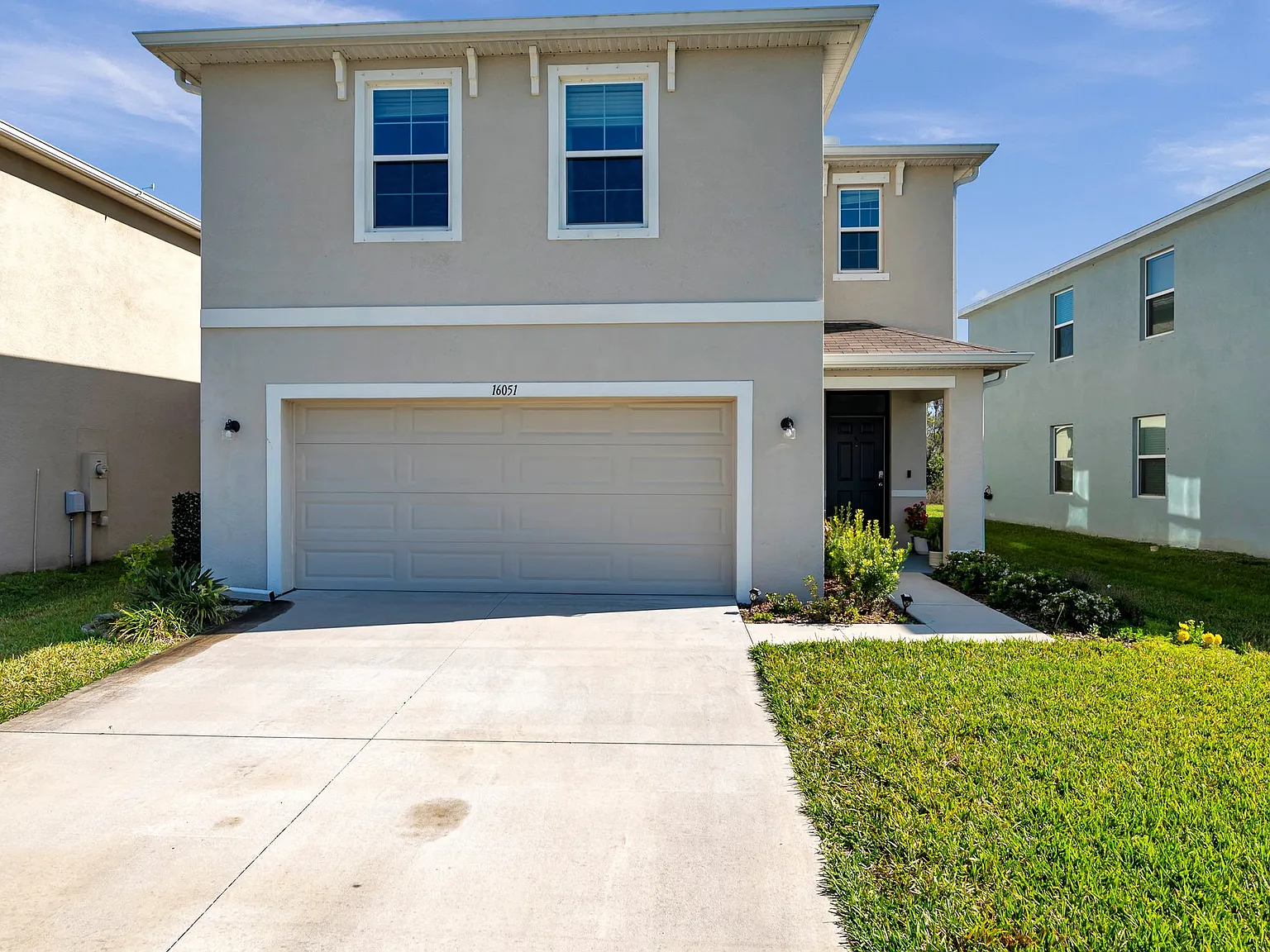 4 bed, 2.5 bath, 2260 sqft, $4,000 — Photo 2