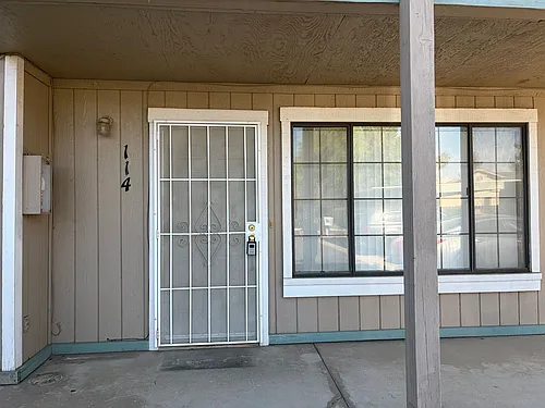 102 E Manzanita Dr Photo 1