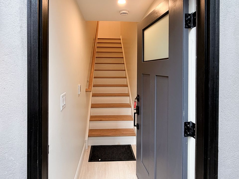 1st image of 137 Morris St Floor 2