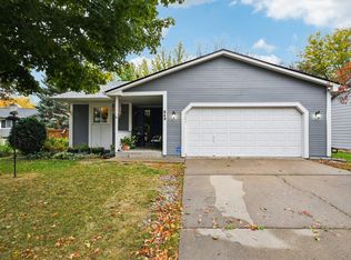 649 Concord Dr, Chaska, MN 55318
