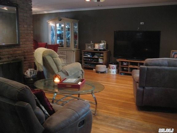 4th image of 275 Patton Pl