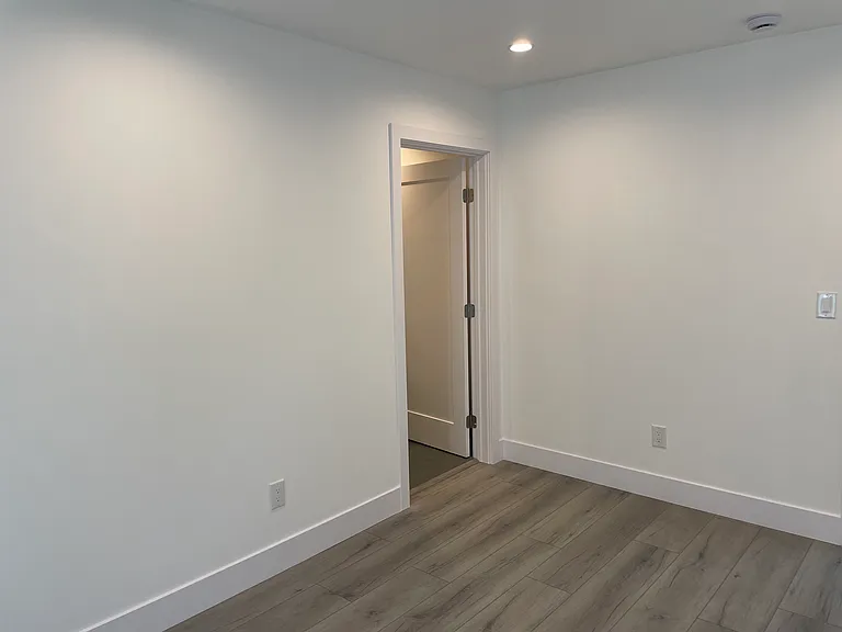 2527 Hermosa Ave #3/4 — Photo 17