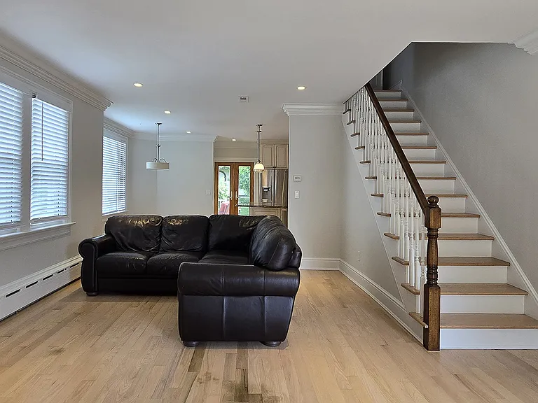 189 Henry St #A — Photo 3