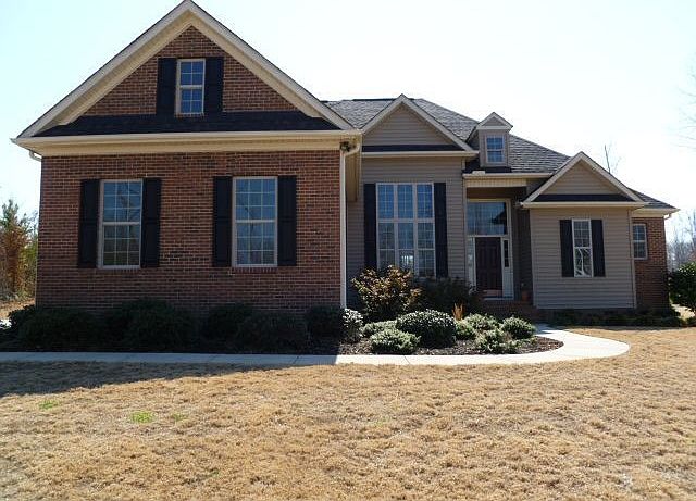 1st image of 610 Montague Dr