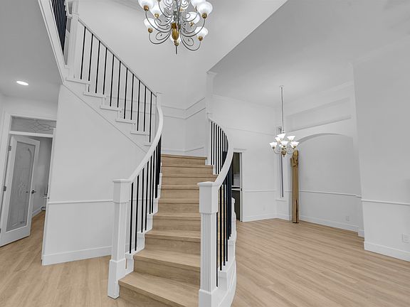 4th image of 5858 138th St