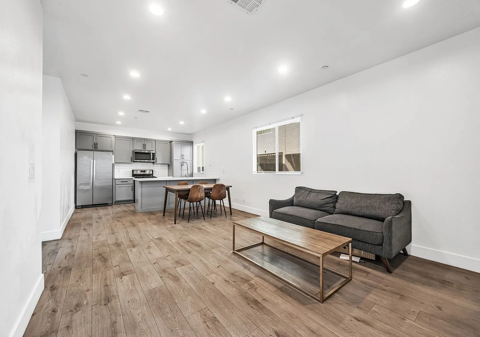 Soho Partners 1235 — Photo 2