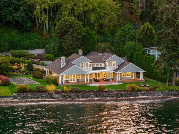 5216 Rockaway Beach Road NE, Bainbridge Island, WA 98110