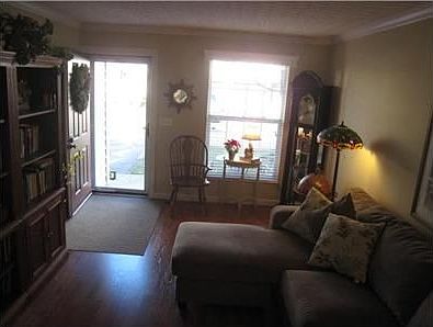 5th image of 897 Philadelphia Dr