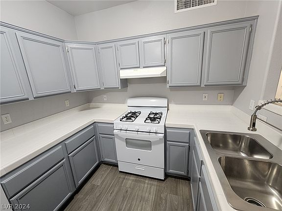 2nd image of 2110 Los Feliz St Unit 1085