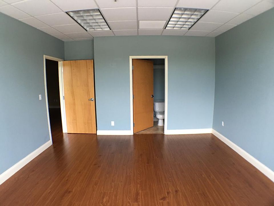 2nd image of 6200 Metrowest Blvd Suite 202